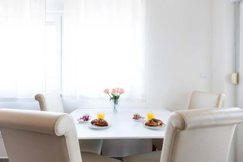 Cozy Apartment With Private Parking מדולין מראה חיצוני תמונה