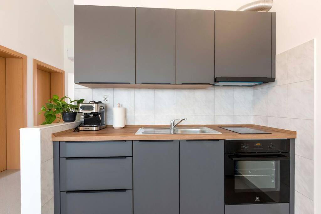 Cozy Apartment With Private Parking מדולין מראה חיצוני תמונה